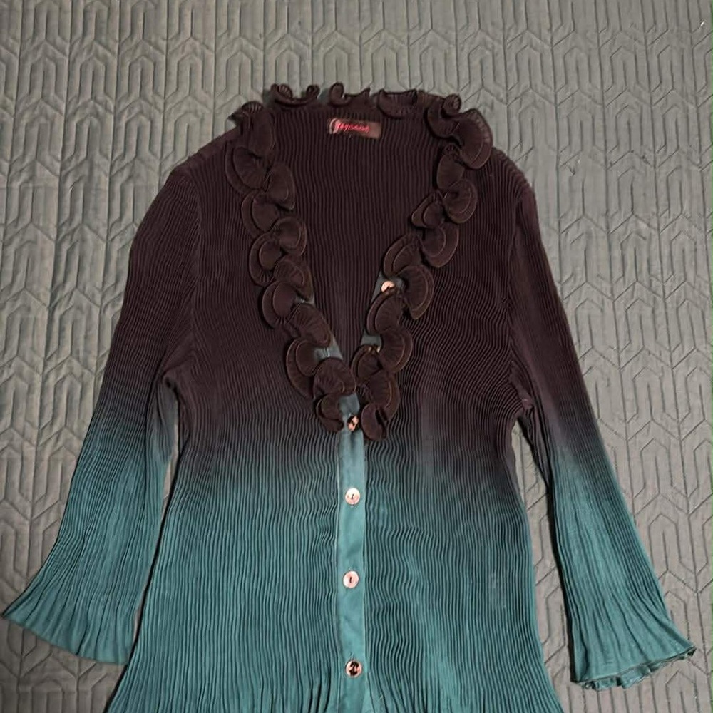 Ruffled Pleated Ombre Cardigan - Picture 5 of 5